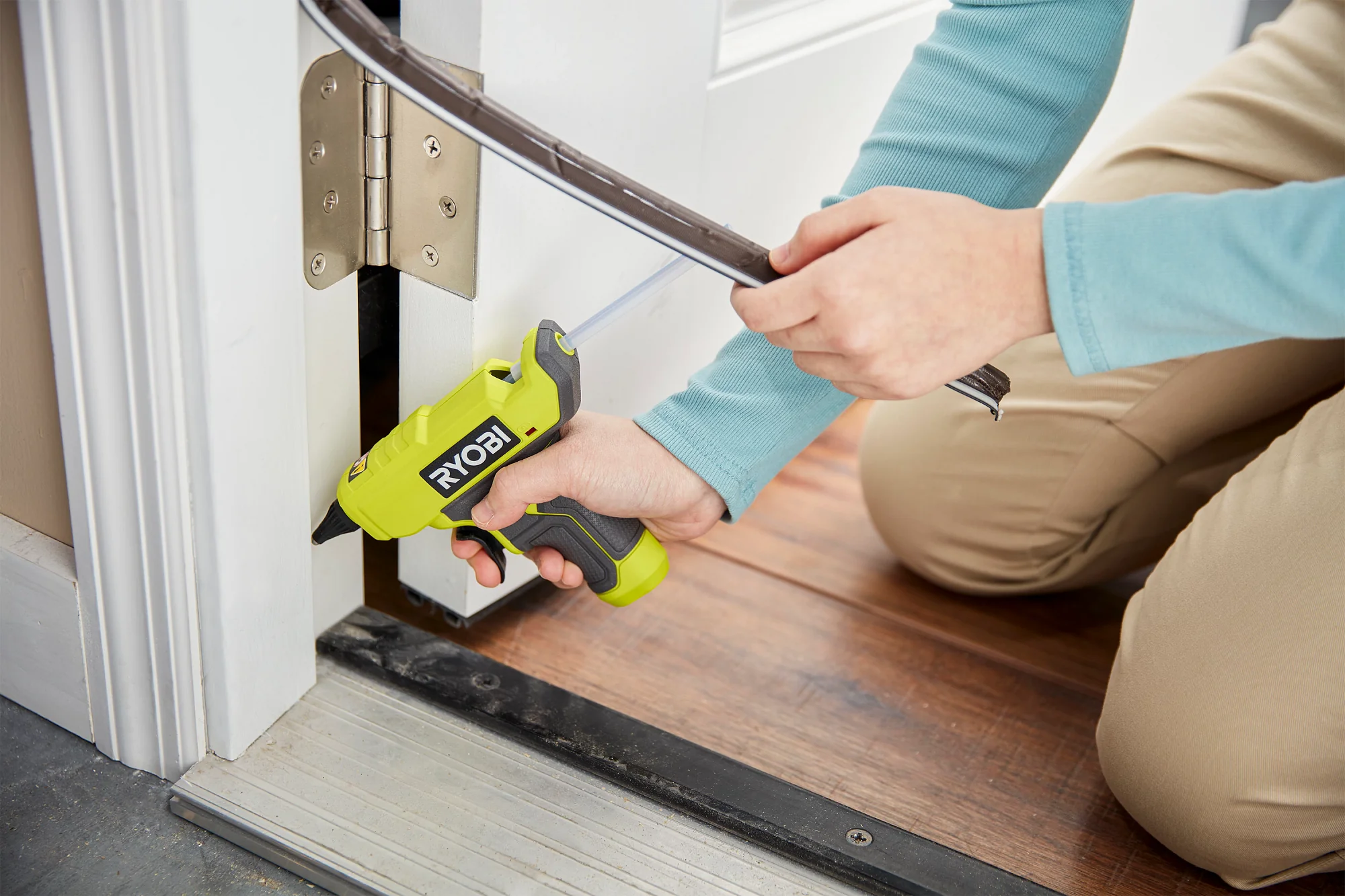 18V ONE+ Compact Glue Gun - Image 6