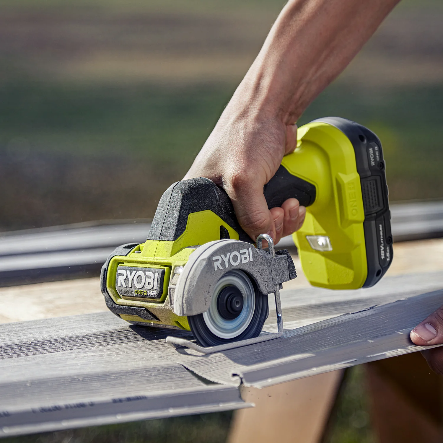 18V ONE+ HP Brushless Compact Cut-Off Tool Kit - Image 15