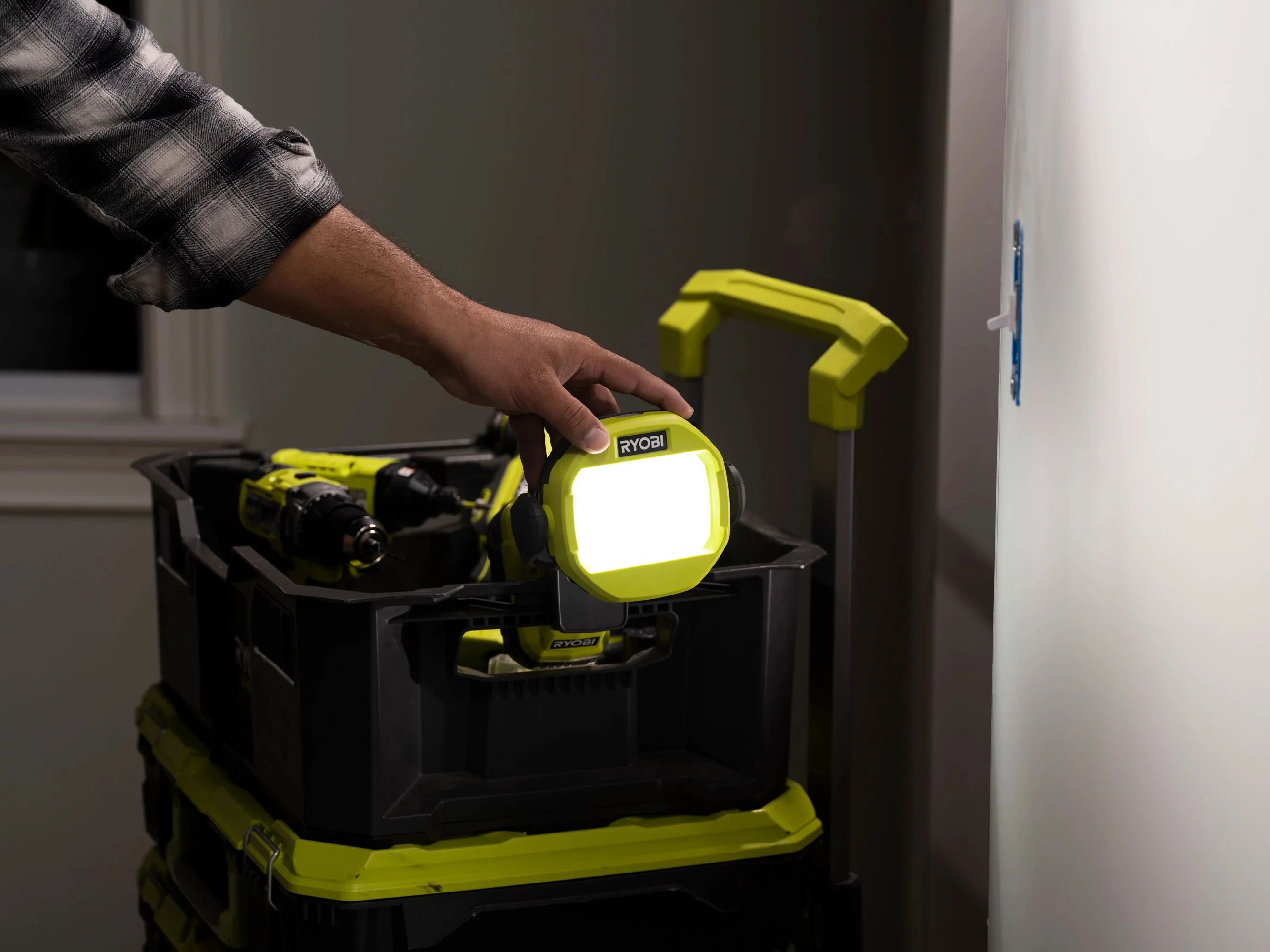 18V ONE+ LED CLAMP LIGHT - Image 7