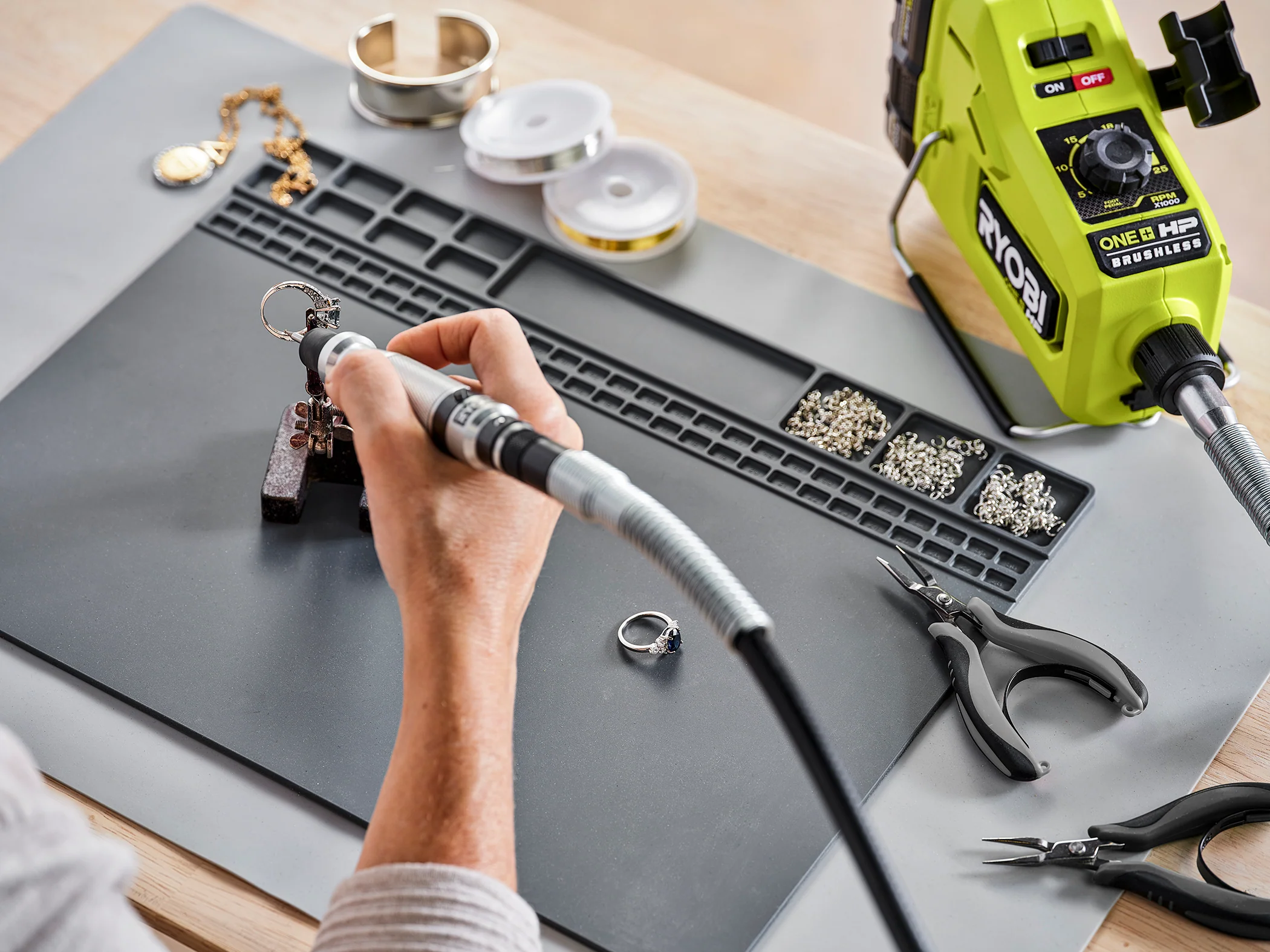 18V ONE+ HP Brushless Cordless Rotary Tool Kit - Image 8